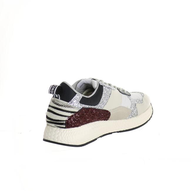 RUNNING FUTURA MOA - Mad Fashion | img vers.650x/